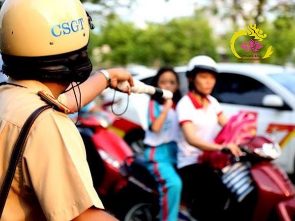 cho-nguoi-khong-doi-mu-bao-hiem-phat-bao-nhieu