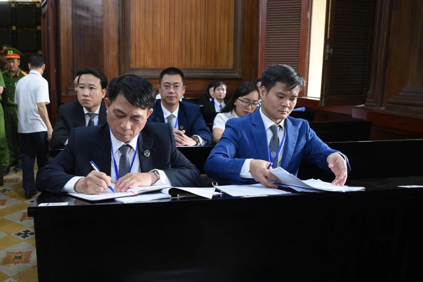 Các tiến sĩ luật, nguyên thẩm phán... nói về đề xuất bỏ quy định miễn đào tạo nghề luật sư