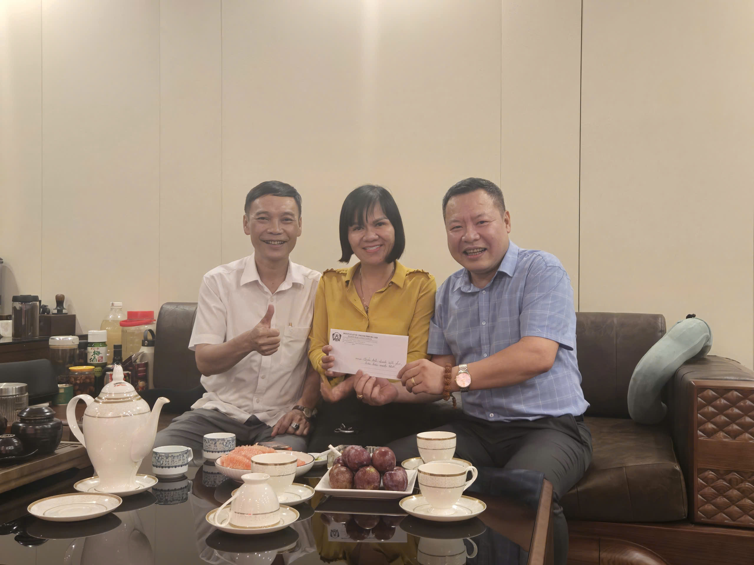 Đoàn luật sư Thành phố Hà Nội thăm Luật sư Nguyễn Minh Long
